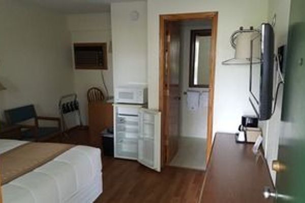 Budget Host Inn (Detroit Lakes)